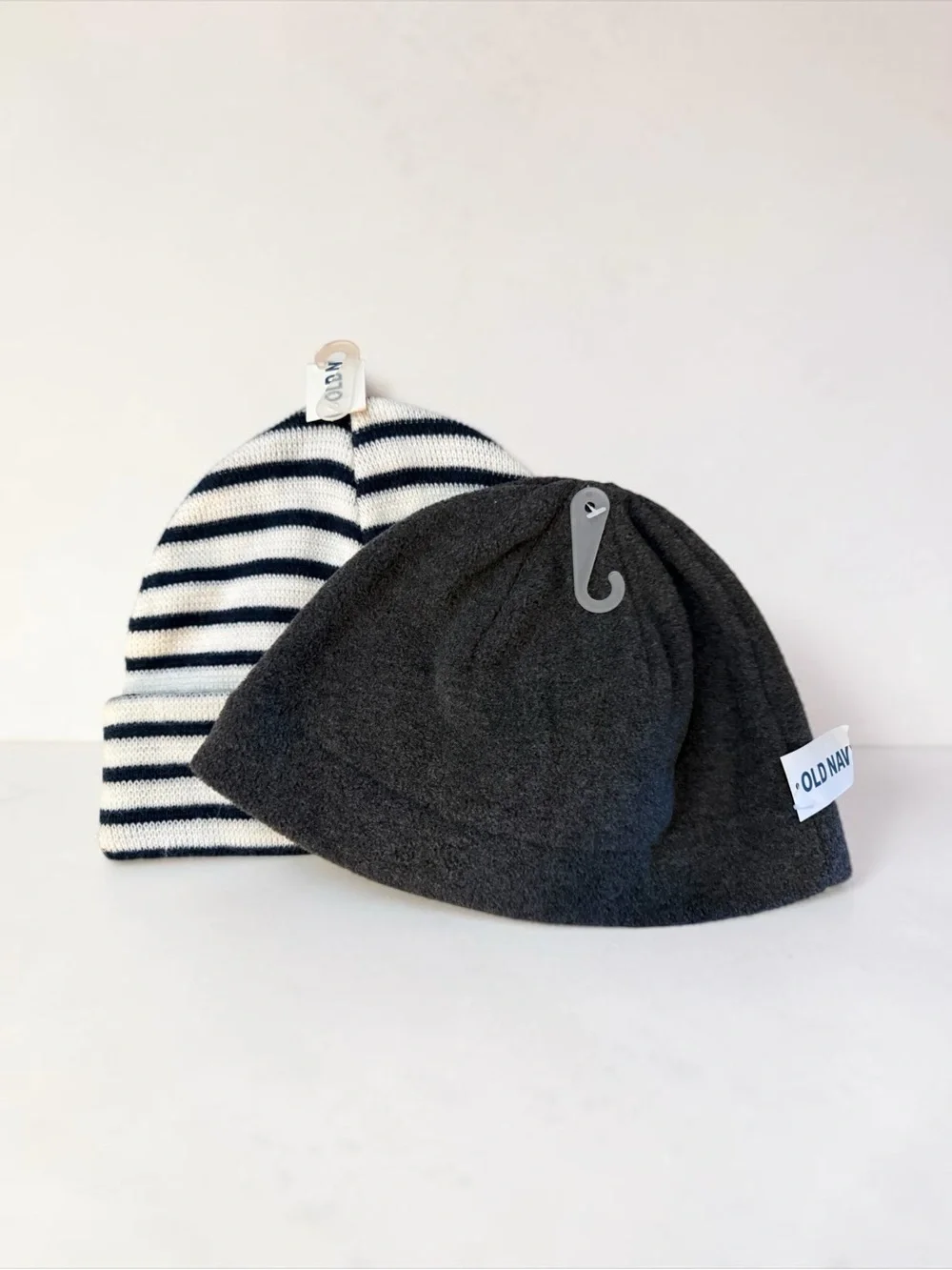 🫶🏻 Old Navy Kids Gray Pom-Free Beanie +  Stripe Knit